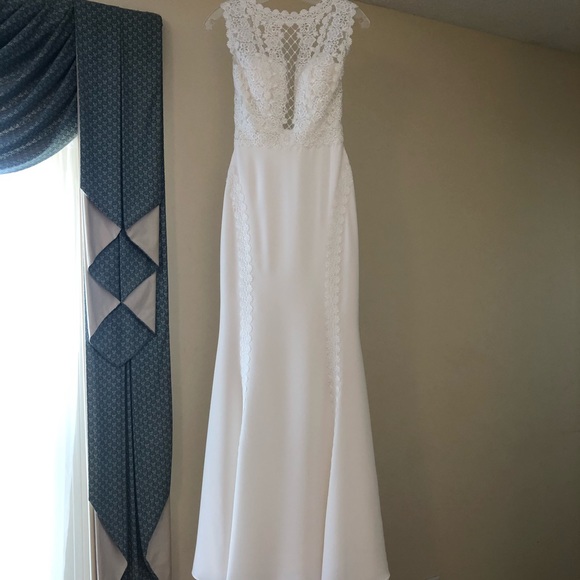 Wedding Dress! Ivory Base - Picture 4 of 7